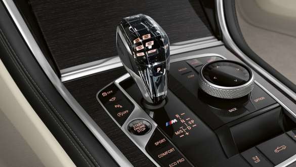 BMW M850i xDrive Gris Dravit metálico, aplicación de cristal ‘CraftedClarity’. BMW M850i xDrive Gris Dravit metálico, aplicación de cristal ‘CraftedClarity’.