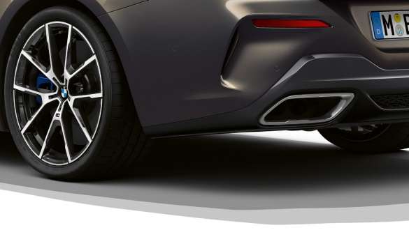 BMW M850i xDrive Gris Dravit metálico, vista trasera, diferencial M Sport. BMW M850i xDrive Gris Dravit metálico, vista trasera, diferencial M Sport.
