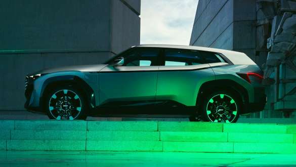 BMW Concept XM (G09) vista lateral, parado BMW Concept XM (G09) vista lateral, parado