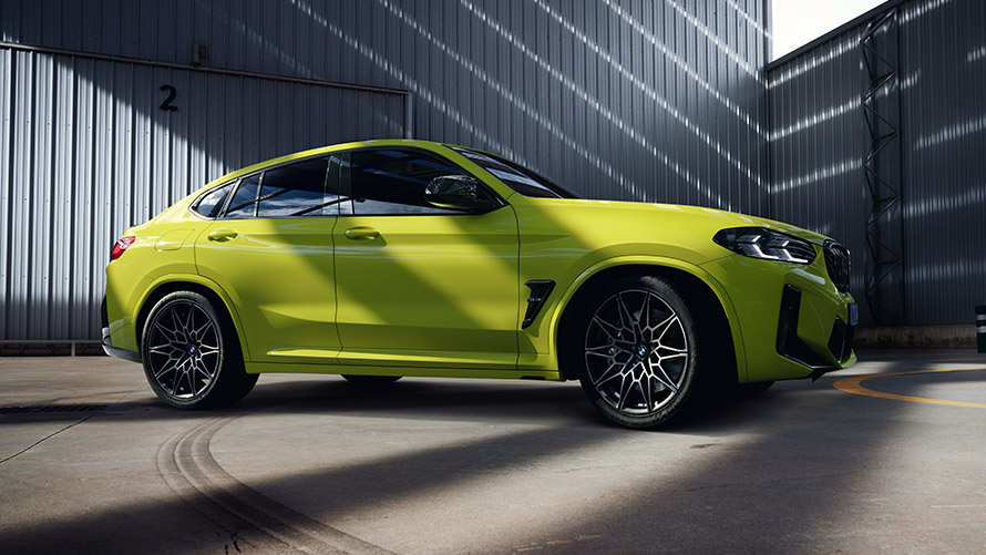 BMW X4 M F98, vista del lateral, parado BMW serie M BMW X4 M G82, vista del lateral, parado